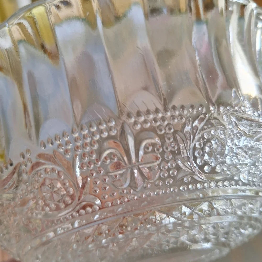 CRYSTAL GLASS FRUIT BOWL